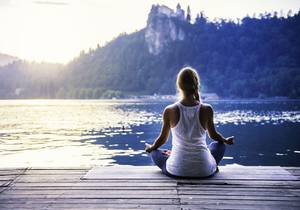 Meditation-du-soir-on-evacue-le-stress-pour-un-sommeil-paisible